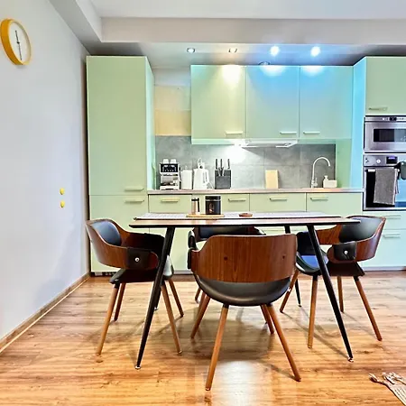 Momoapart - Slowianski Skwer * Breslavia