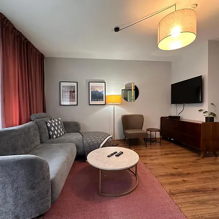 Momoapart - Slowianski Skwer *