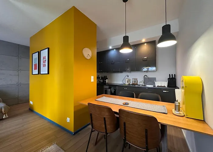 Momoapart - Slowianski Skwer *