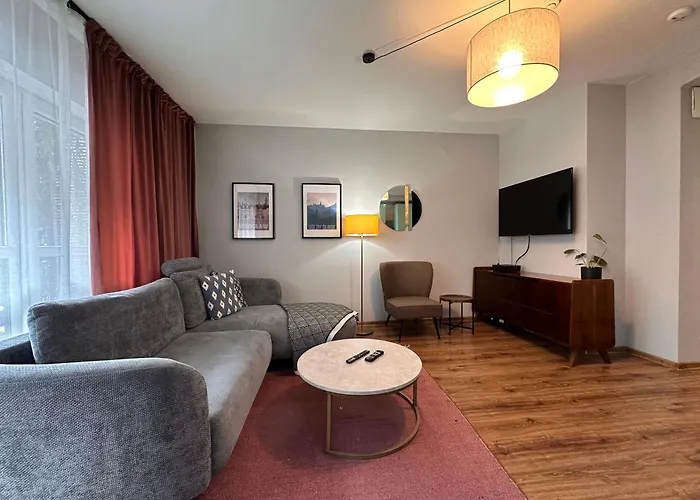 Momoapart - Slowianski Skwer *